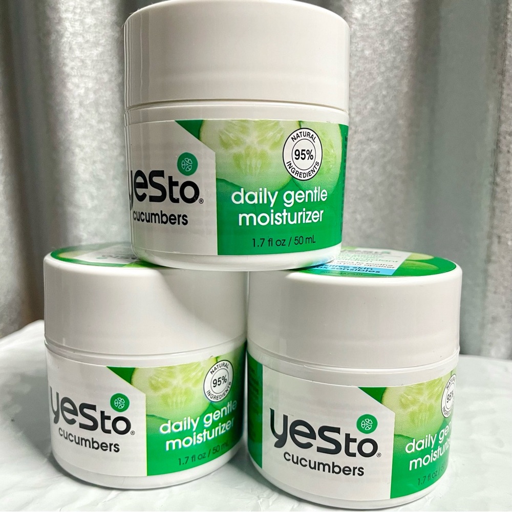 3x Yes To cucumbers daily gentle moisturizer sensitive sensitive skin aloe vera